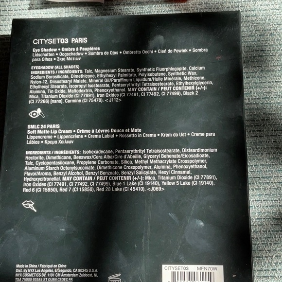 Makeup Bundle:  Brushes, Eyeshadow and small zippered bag NEVER USED - Picture 8 of 11